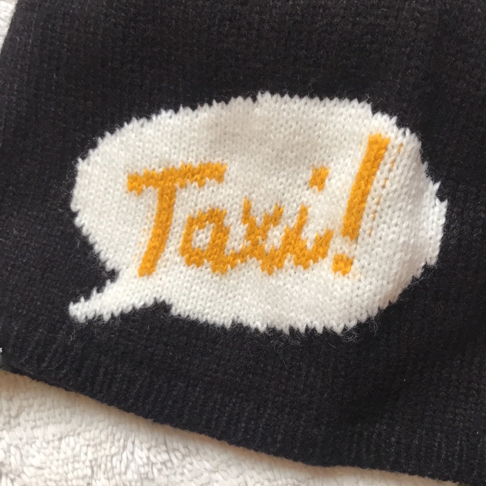 🚖Kate Spade Taxi! Speech Bubble 🚖 Beanie NWT black + black pompom - Picture 13 of 16